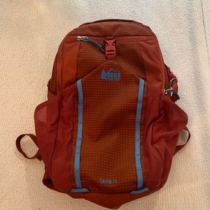 REI Tarn 18 backpack